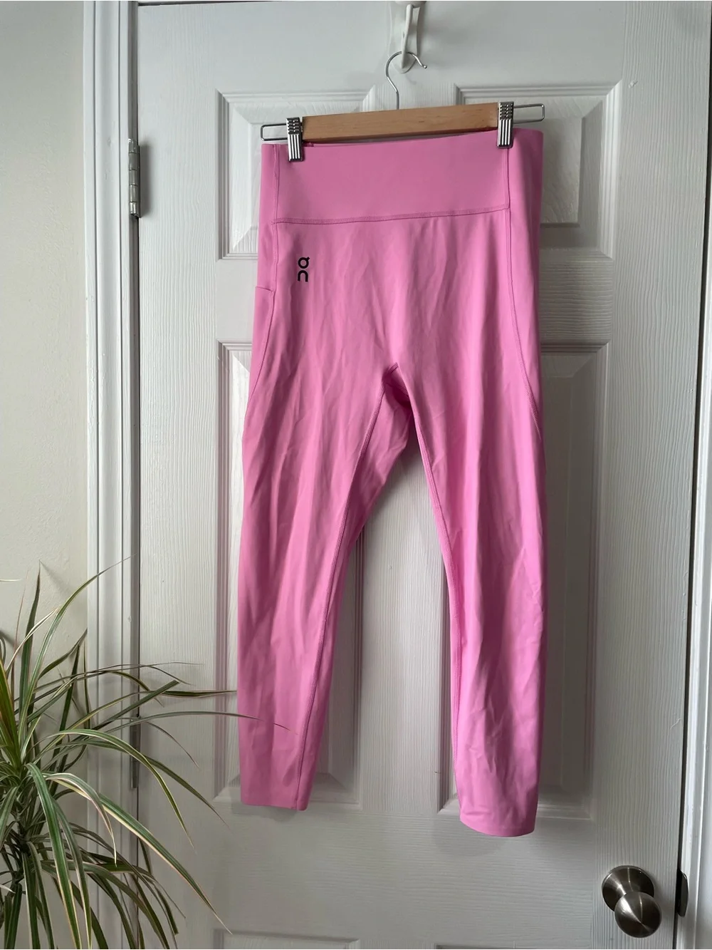 On Cloud set - Pink (Raspberry) - Studio Tights 7/8 (L) & matching bra (M) - GUC
